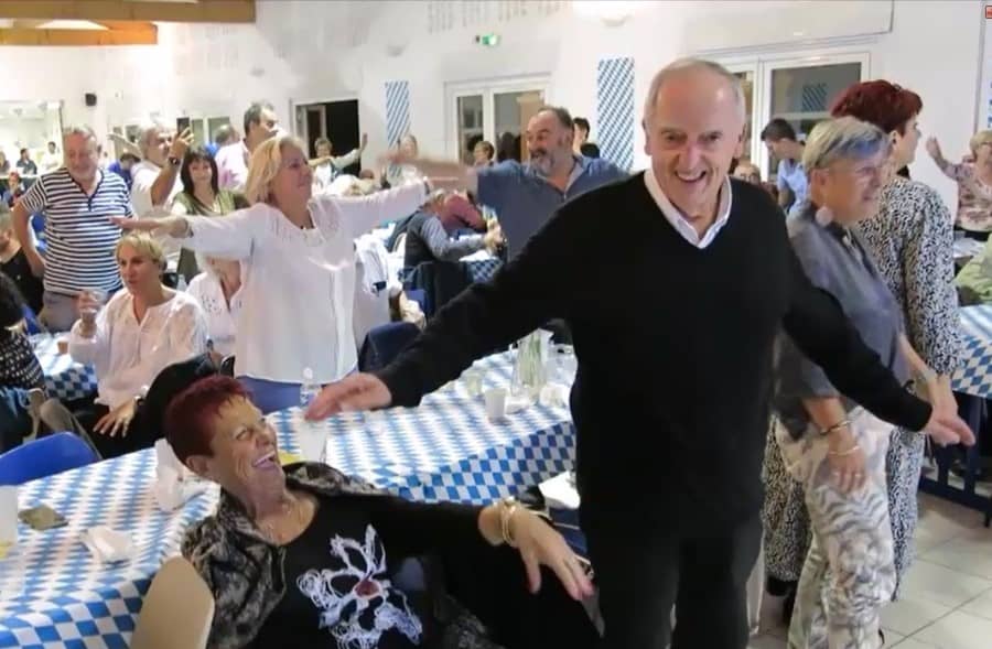 Domessargues | Des cigognes hilares à la fête de la bière